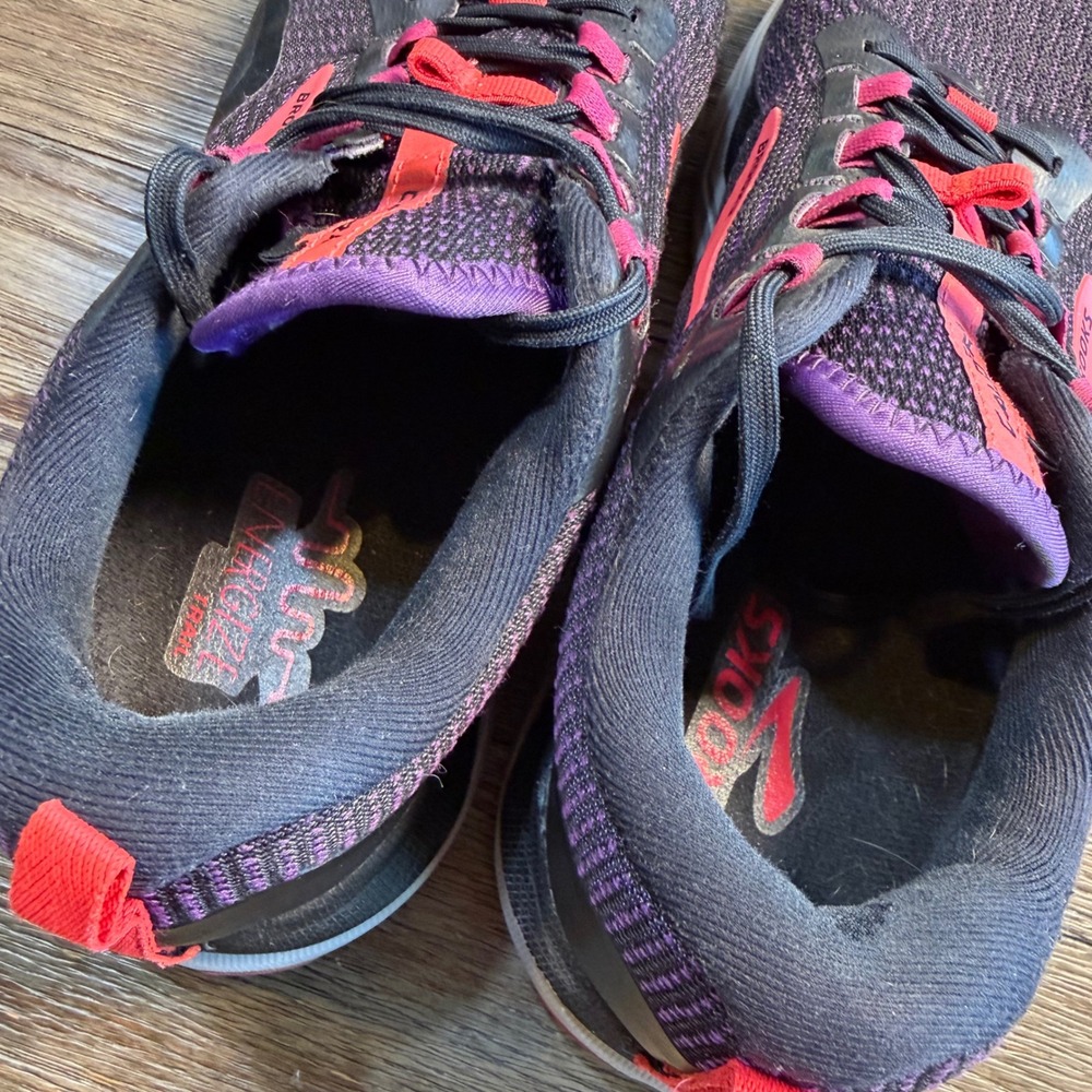Brooks Caldera 5 Womens Trail Running Shoes Black Purple Pink Size 11 - Picture 6 of 10